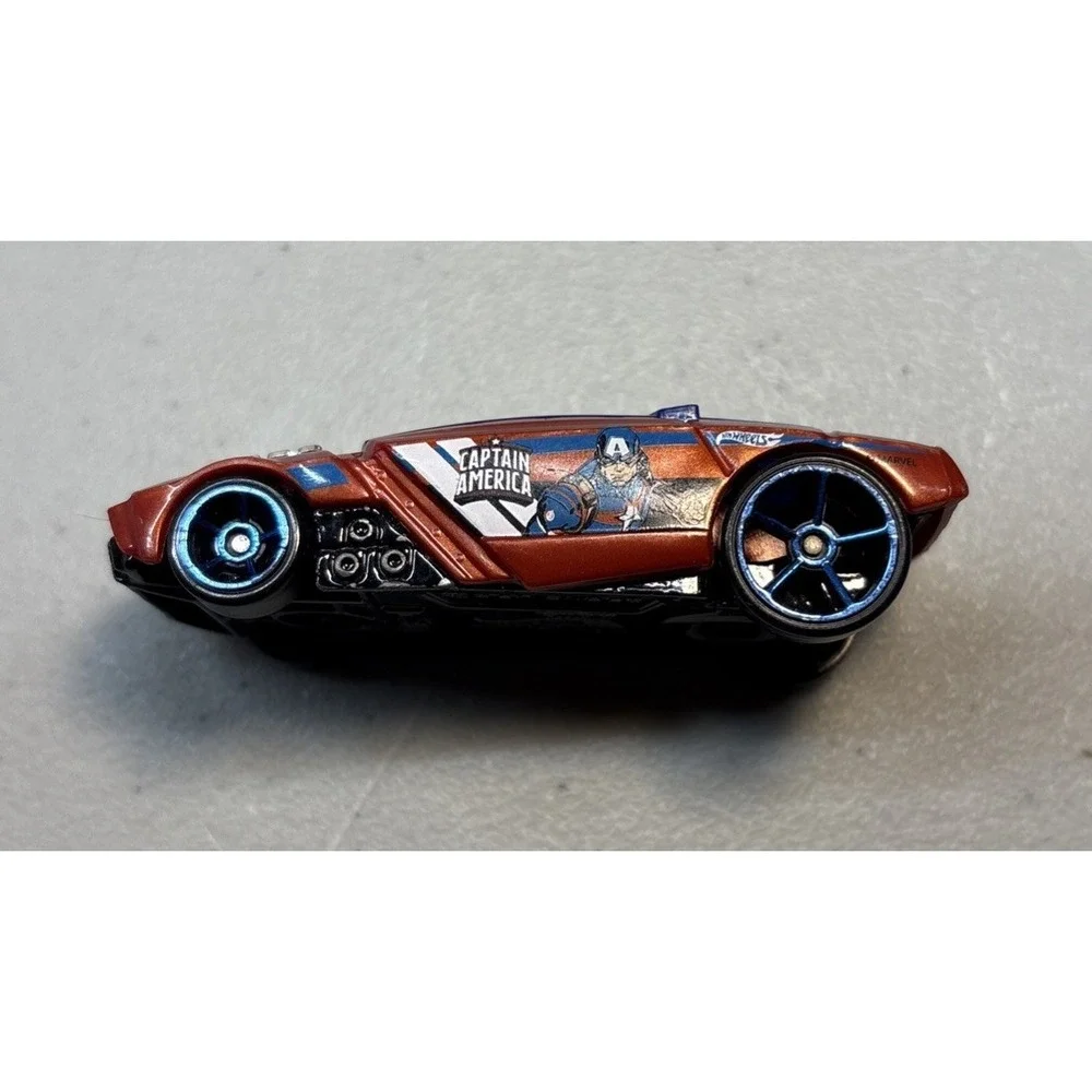 HOT WHEELS MARVEL ROGUE HOG CAPTAIN AMERICA RED 1:64 DIECAST 2 3/4